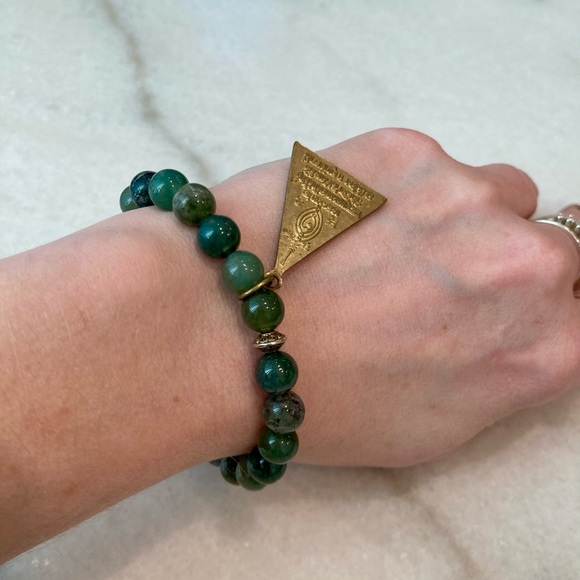 🔸NWT🔸 Moss Agate Beaded Bracelet with Vintage Tibetan Gold Charm - Picture 7 of 12